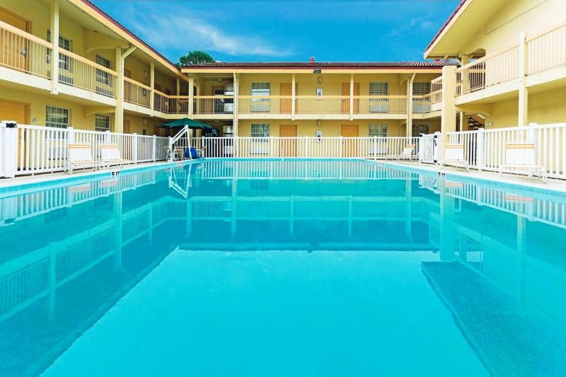 Days Inn by Wyndham Jacksonville Baymeadows Main image 1